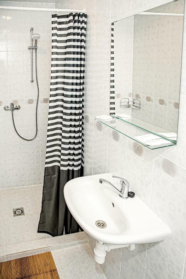 Everena Guest House Rokiskis Exterior photo